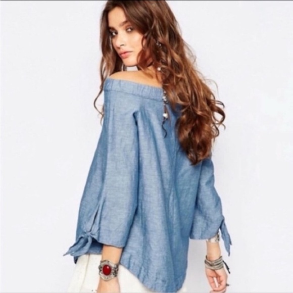 Free People Show Me Some Shoulder Chambray Top - Picture 1 of 8